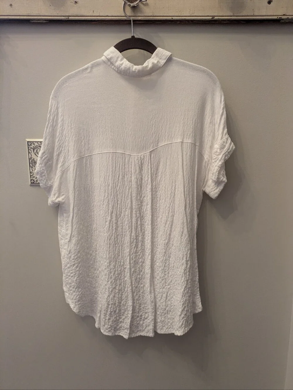 White Crinkled Button-Up Shirt - Picture 2 of 4